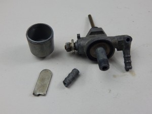 KRANIK PALIWA ORYGINAŁ M-72 K-750 USZKODZONE